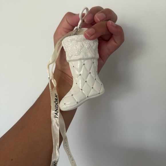 Pandora White Keepsake with Ribbon - Picture 2 of 4